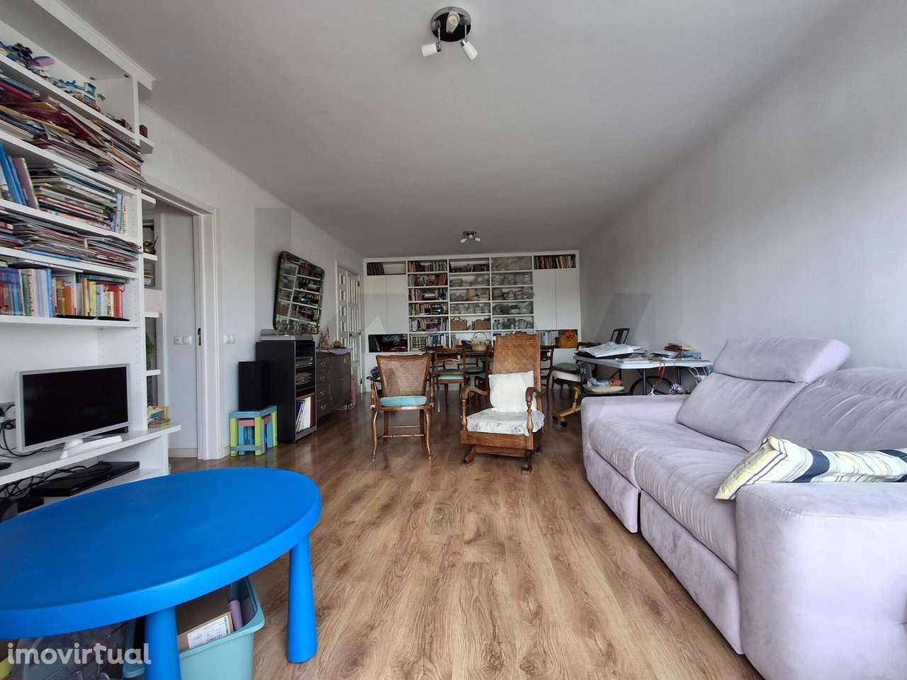 T3 com varanda, vista desafogada e garagem - Grande imagem: 2/21