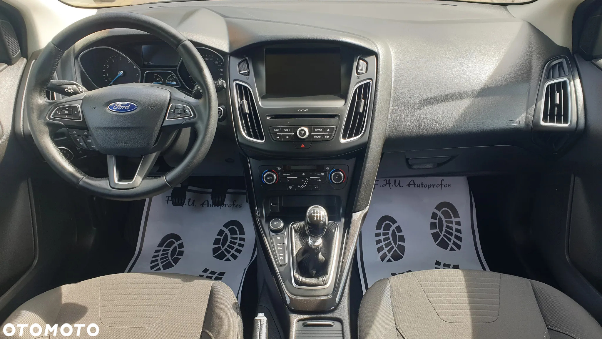 Ford Focus 1.0 EcoBoost Titanium - 12