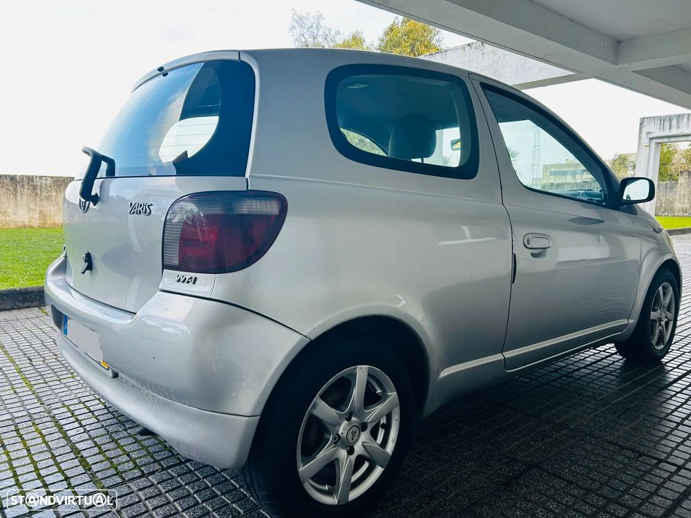 Toyota Yaris 1.0 Sol - 2