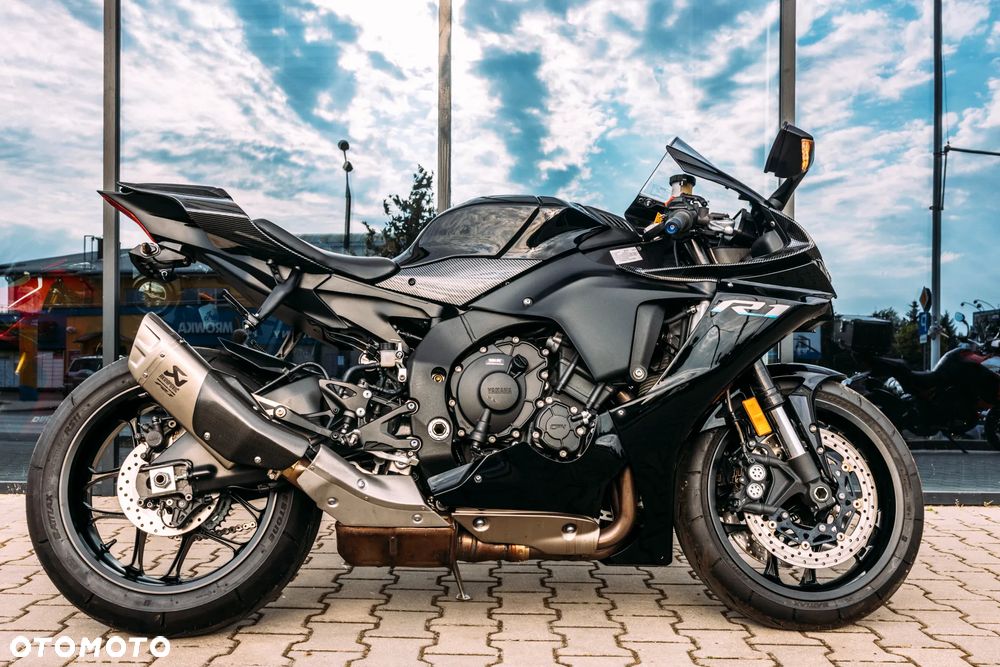 Yamaha R1 - 1