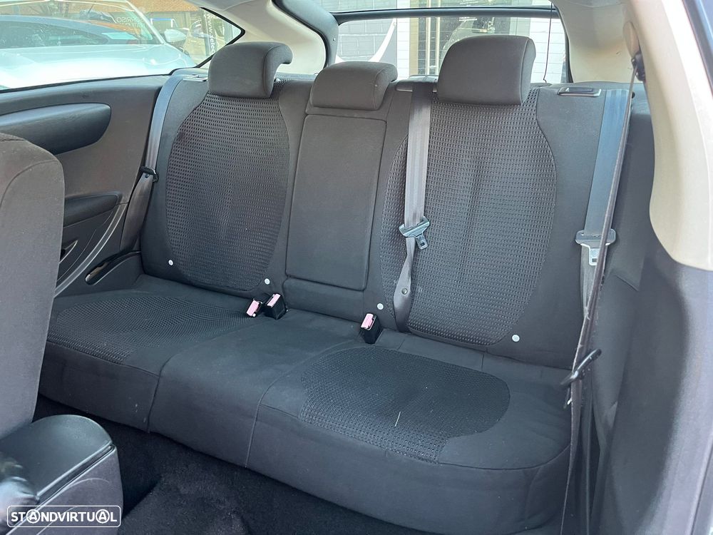 Citroën C4 1.6 HDi VTR - 11