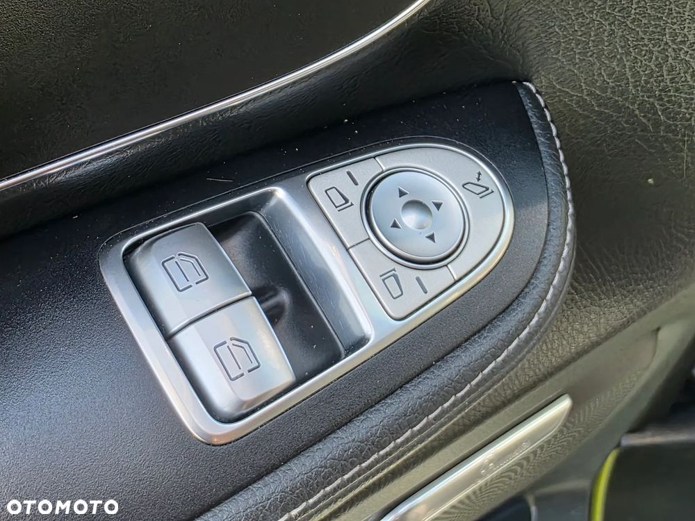 Mercedes-Benz Klasa V 220 CDI Avantgarde 7G-Tronic (ekstra d³) - 33