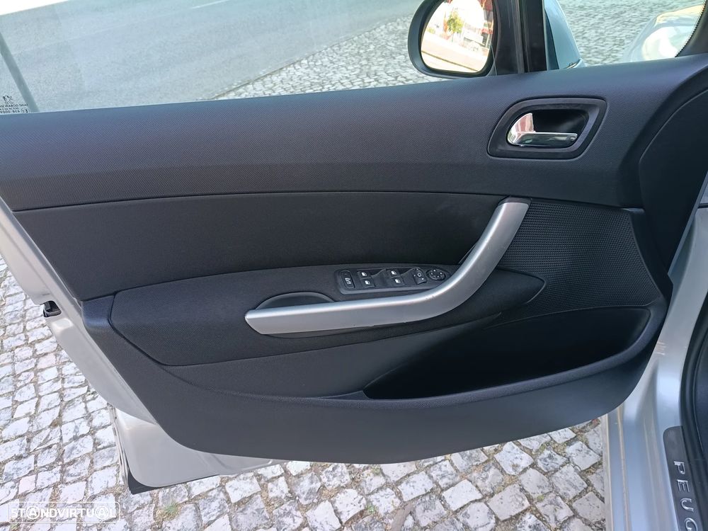 Peugeot 308 SW 1.6 e-HDi Allure - 22