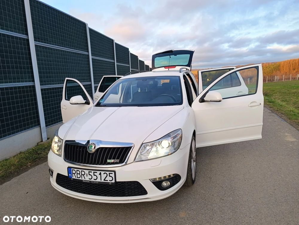 Skoda Octavia 2.0 TDI CR DPF RS - 39
