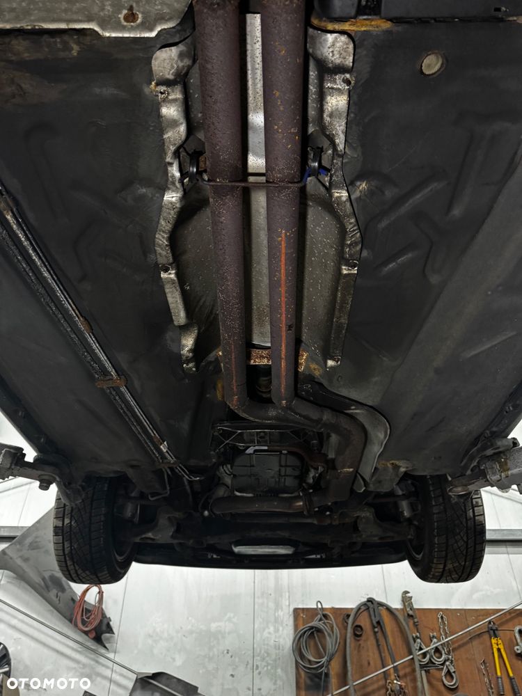 Mercedes-Benz Klasa E 420 - 31