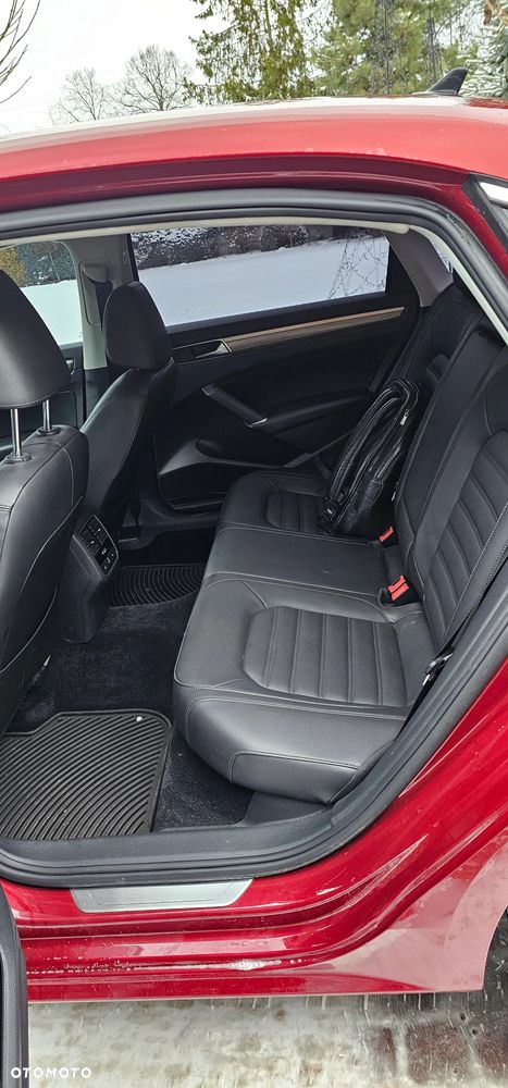Volkswagen Passat - 15