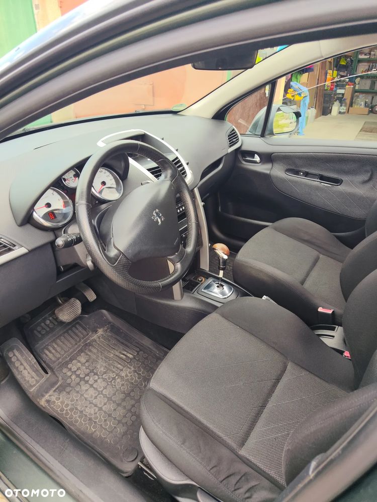 Peugeot 207 - 6