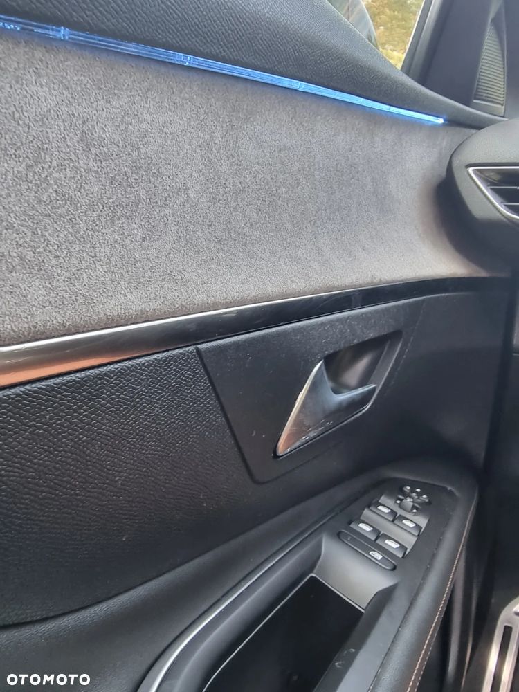 Peugeot 3008 1.6 PureTech GPF GT Line S&S EAT8 - 29