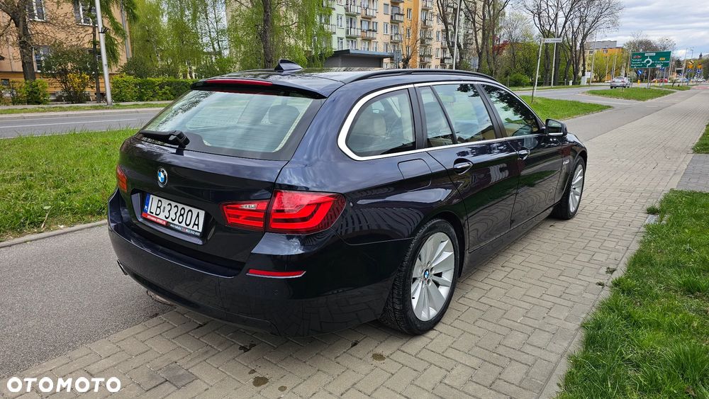 BMW Seria 5 525d xDrive - 5
