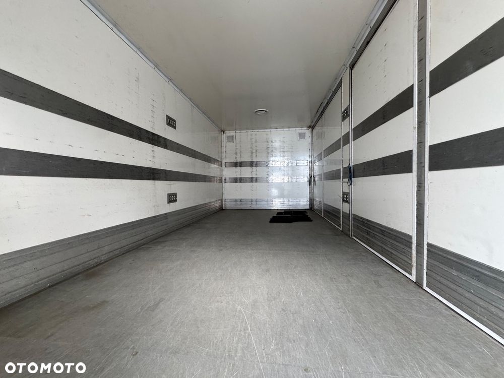 Iveco DAILY 60c16 50C15 50C17 35C14 35C15 35C17 35C18 70C17 72C15 70C18 Izoterma Chłodnia  9/8 euro palet - 8