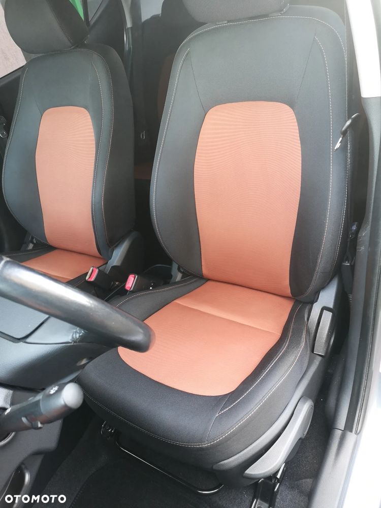 Hyundai i10 1.2 Fifa World Cup Edition - 19