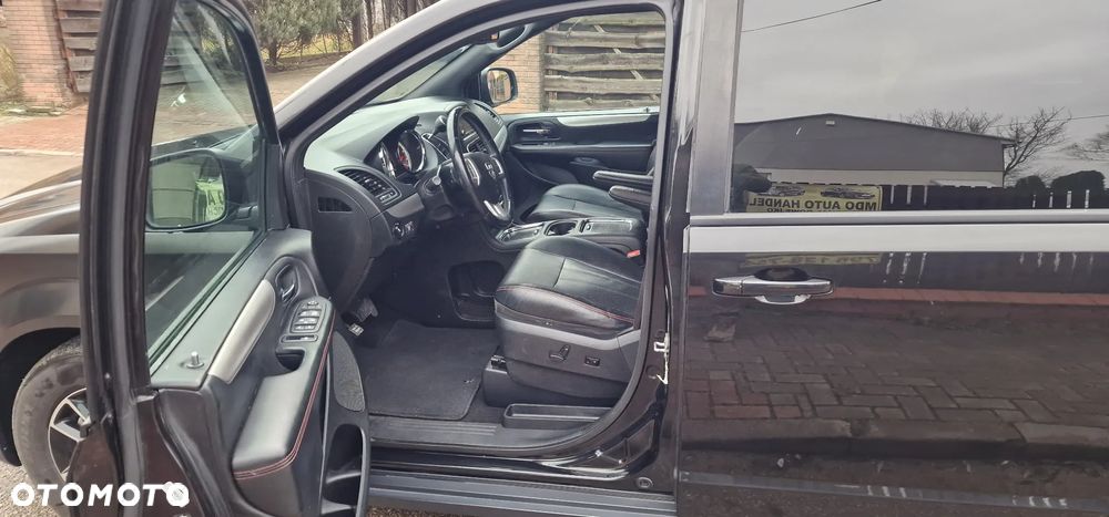 Dodge Grand Caravan - 28