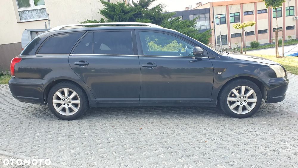 Toyota Avensis - 6