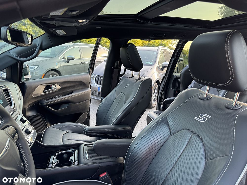 Chrysler Pacifica - 9