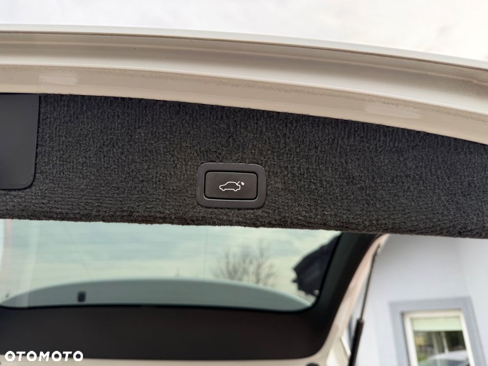 Volvo XC 60 D3 R Design - 12