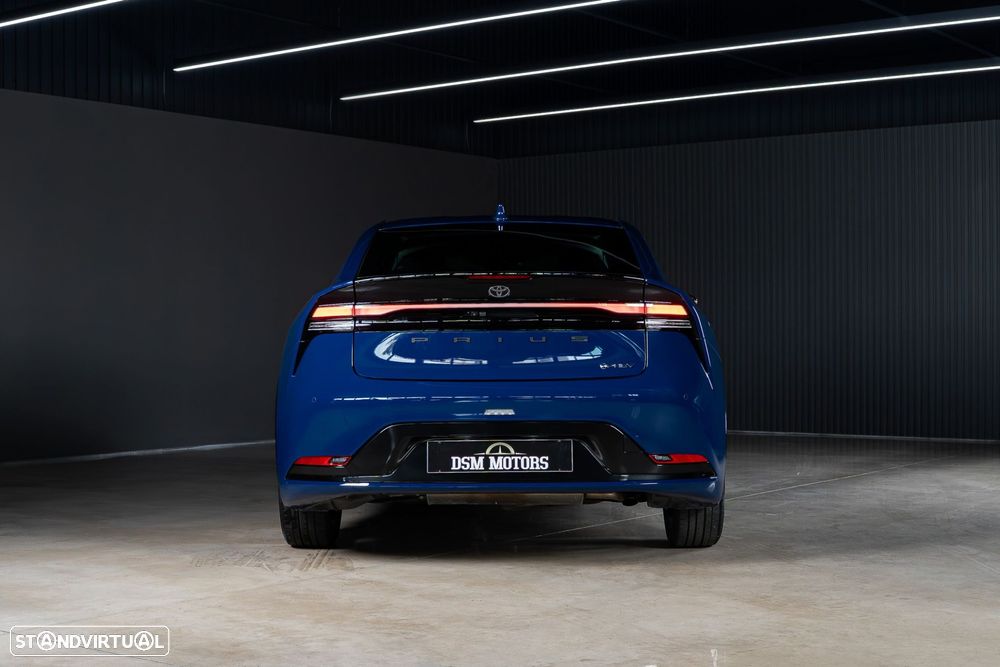 Toyota Prius 2.0 Plug-in Luxury - 4