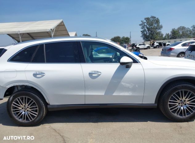 Mercedes-Benz GLC 300 4Matic 9G-TRONIC Avantgarde Advanced - 13