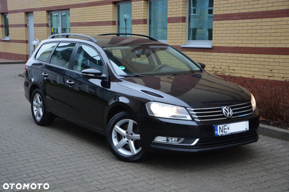 Volkswagen Passat - 1