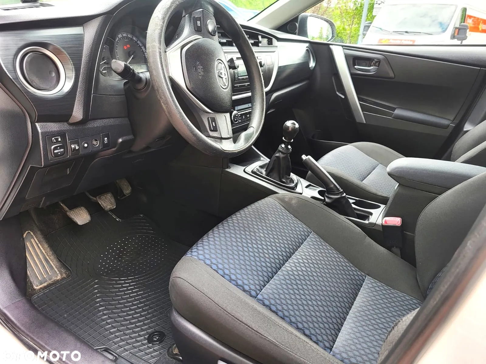 Toyota Auris 1.4 D-4D Active - 9