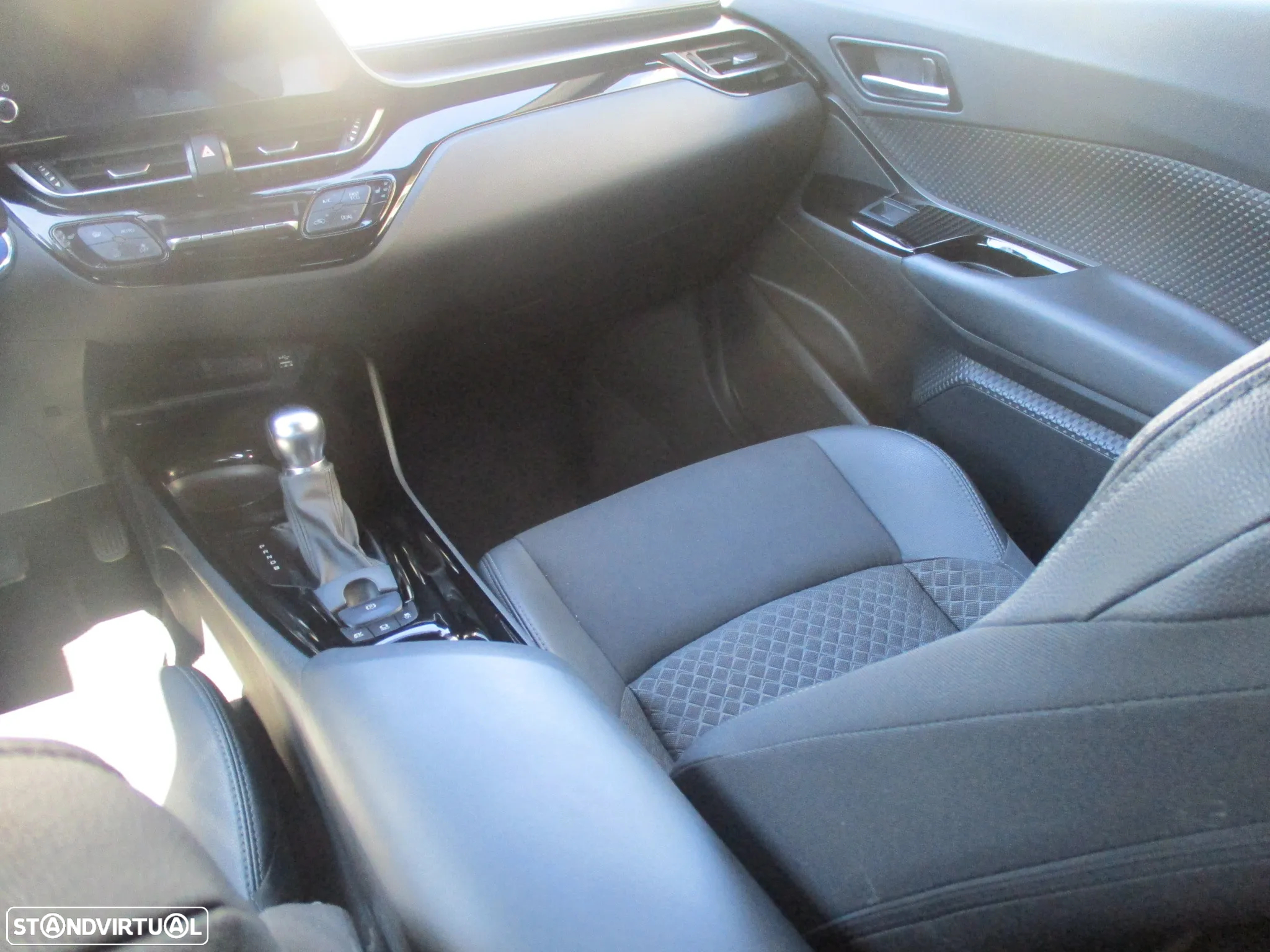 Toyota C-HR 1.8 Hybrid Square Collection - 12