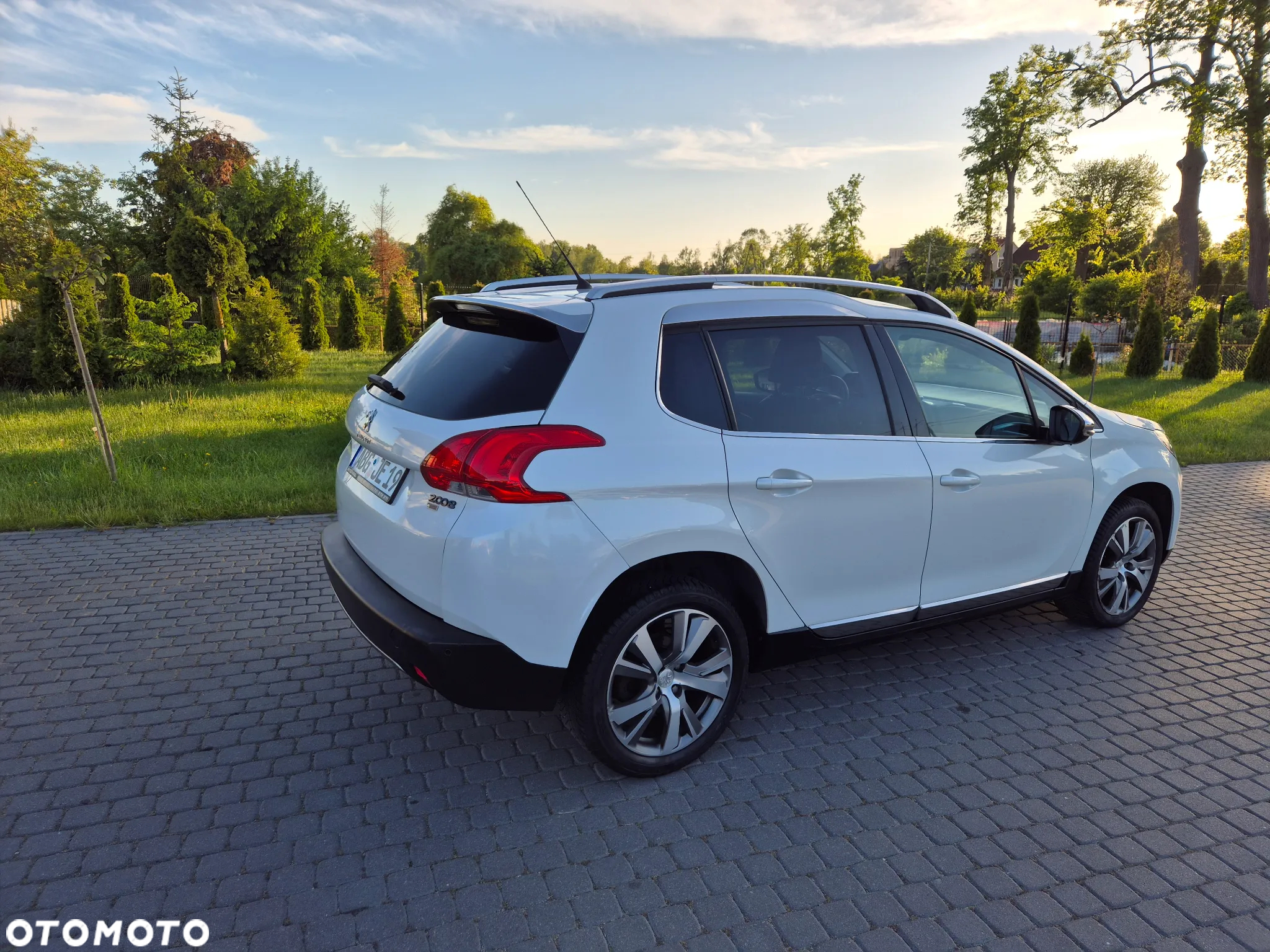 Peugeot 2008 e-HDi FAP 115 STOP & START Business-Line - 28