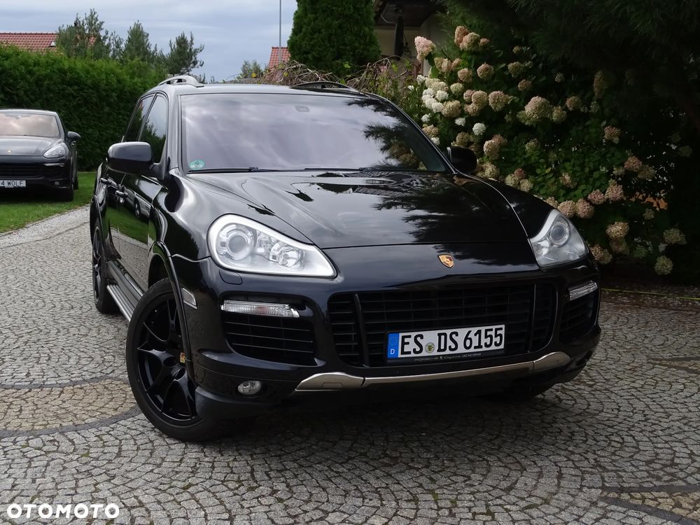 Porsche Cayenne Turbo S - 35