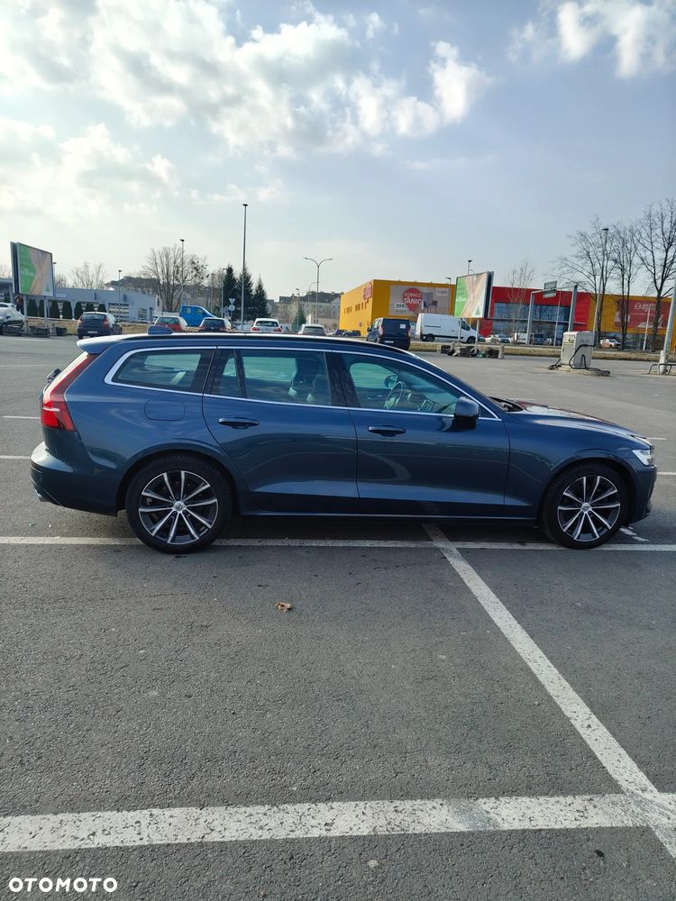 Volvo V60 B3 B DKG Momentum - 5