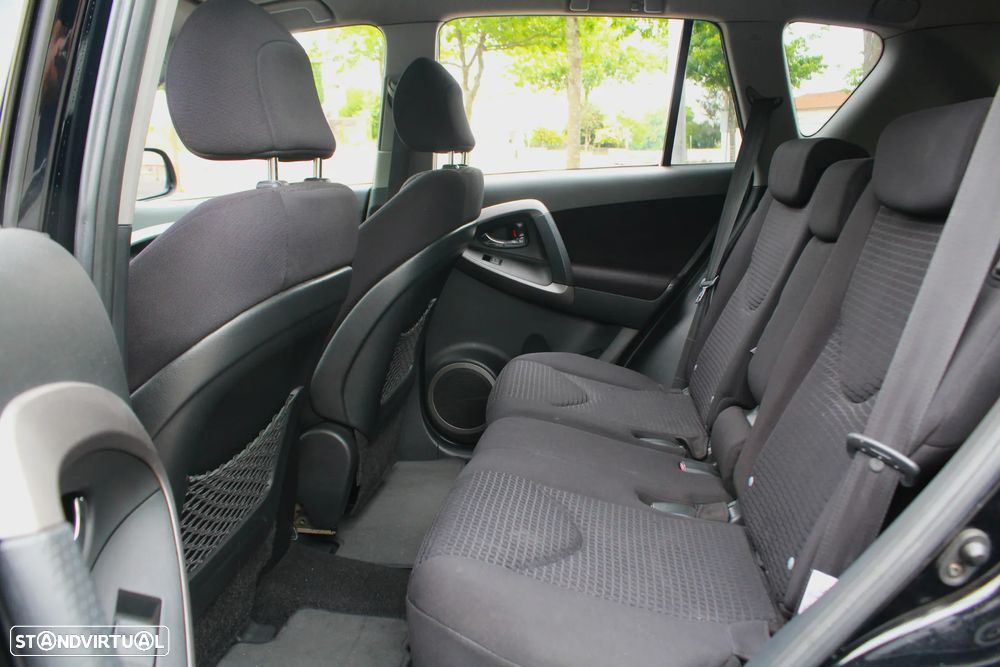 Toyota RAV4 2.2 D-4D Cross Sport NAVI - 36