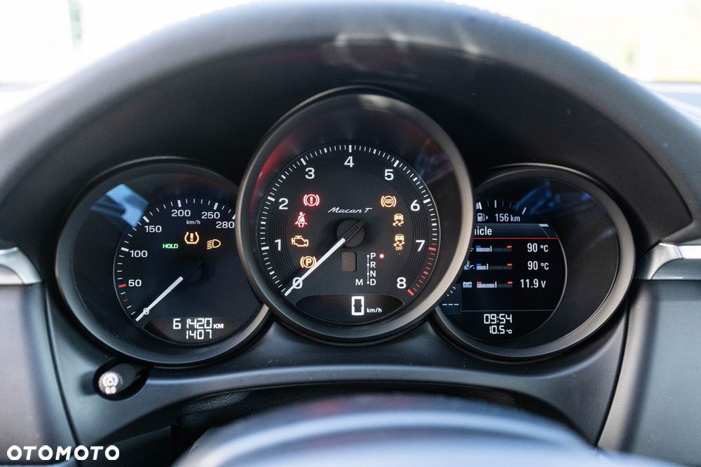 Porsche Macan T - 30