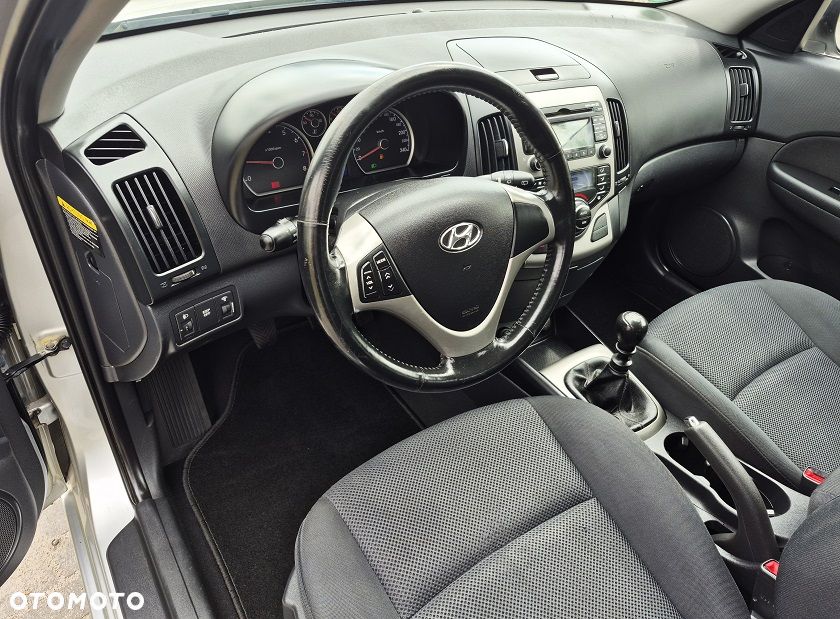 Hyundai i30 i30cw 1.6 Edition Plus - 11