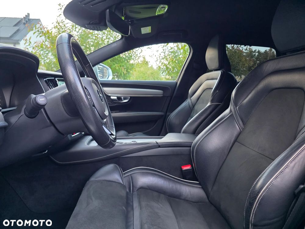 Volvo V90 D5 SCR AWD R-Design - 26