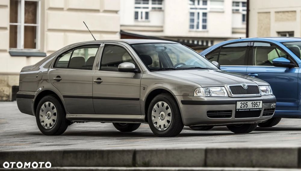 Błotnik Skoda Octavia I 1U2,1U5 KOLOR 9201 - 1