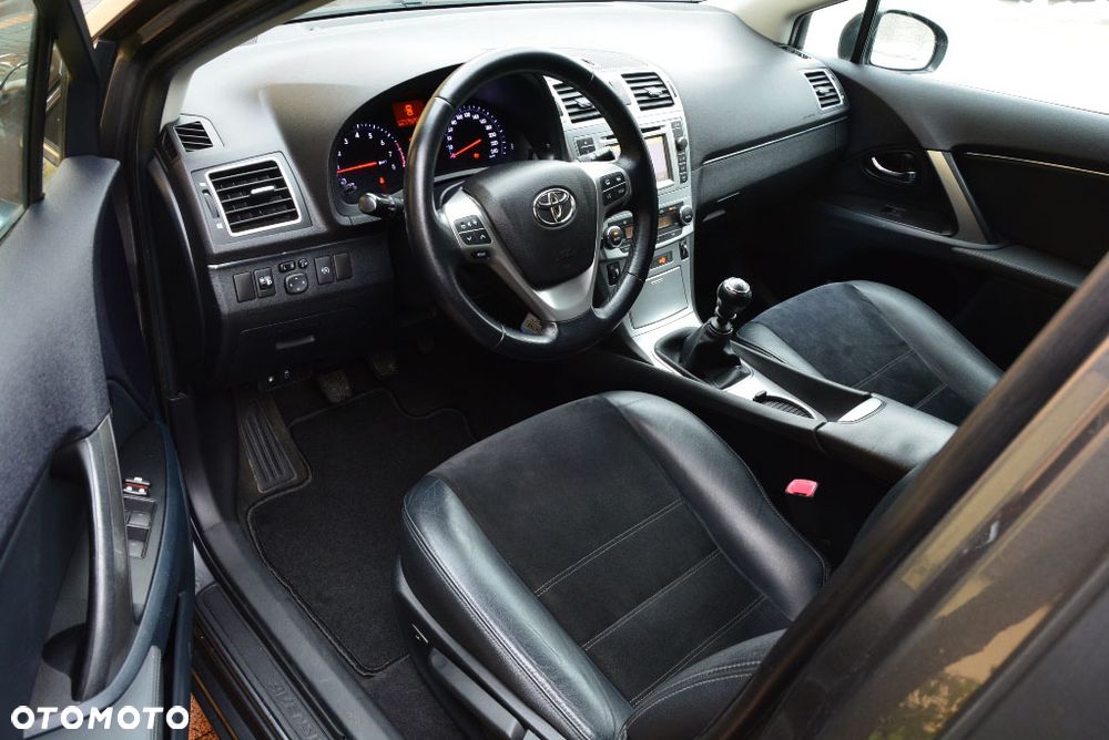 Toyota Avensis Touring Sports 1.8 Business Edition - 6