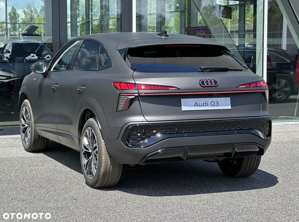 Audi Q3 Sportback - 9