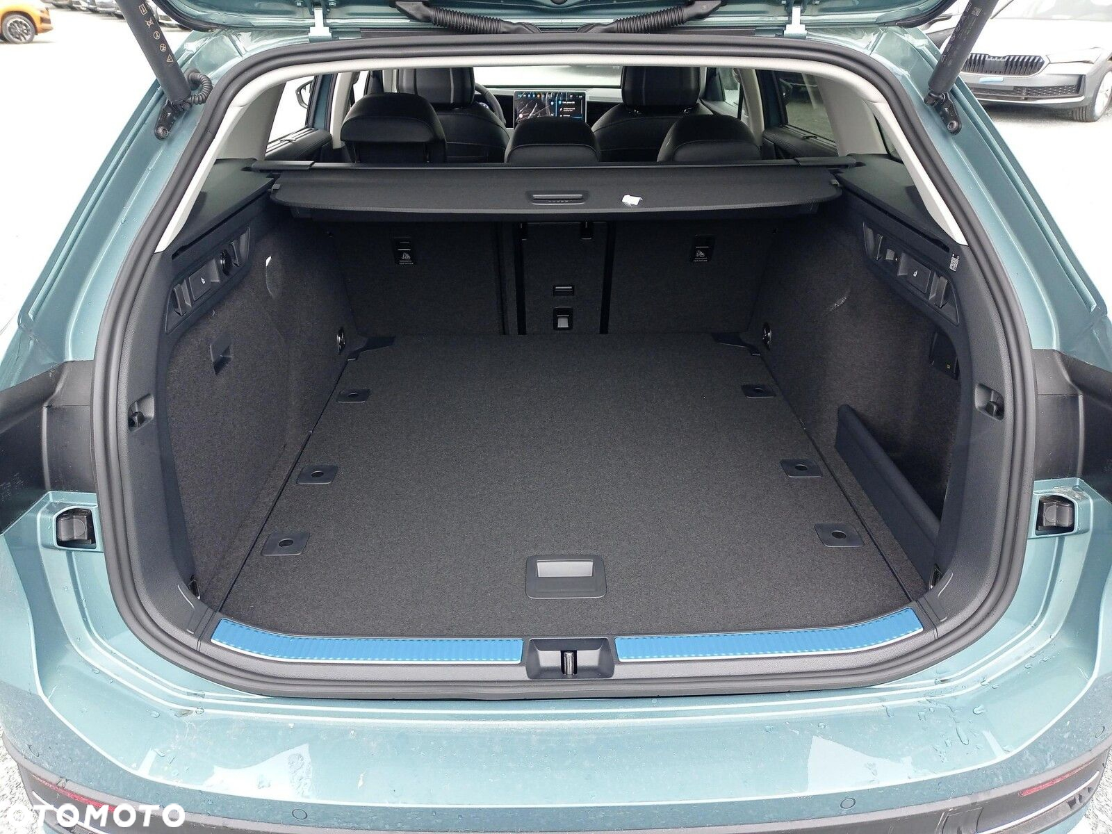 Volkswagen Passat - 17