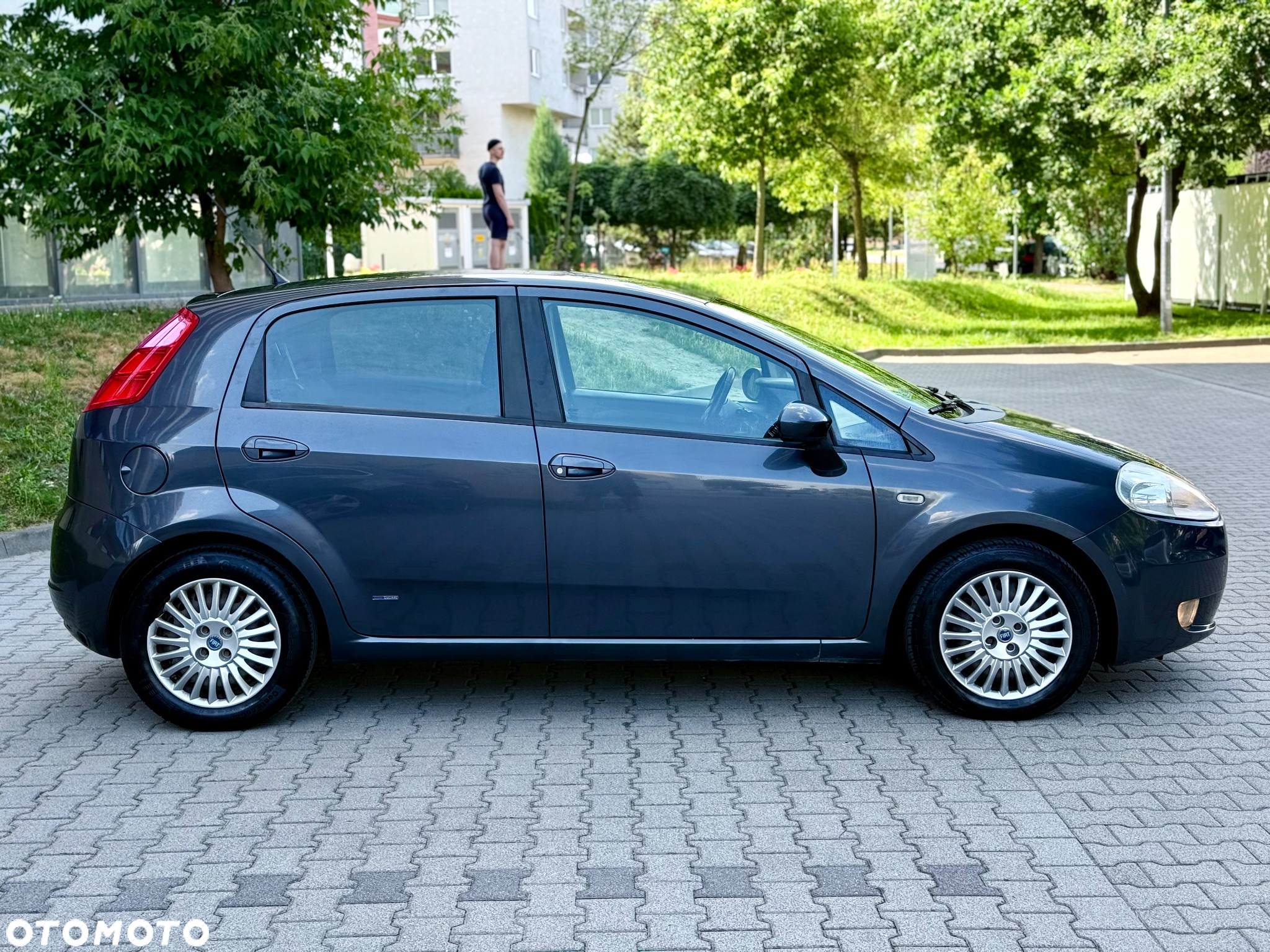 Fiat Grande Punto Actual 1.4 8V Estiva Blue&Me Euro5 - 9