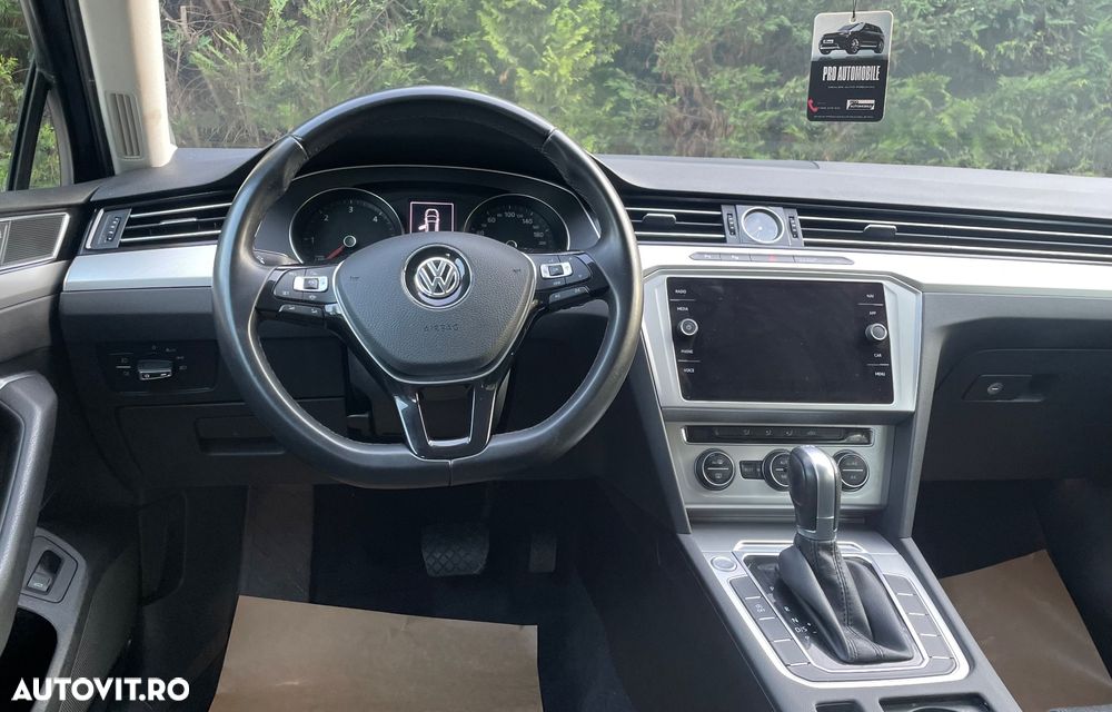 Volkswagen Passat Variant 1.6 TDI (BlueMotion Technology) DSG Trendline - 9
