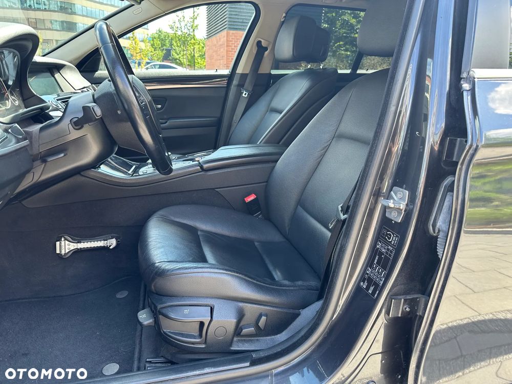 BMW Seria 5 520d - 13