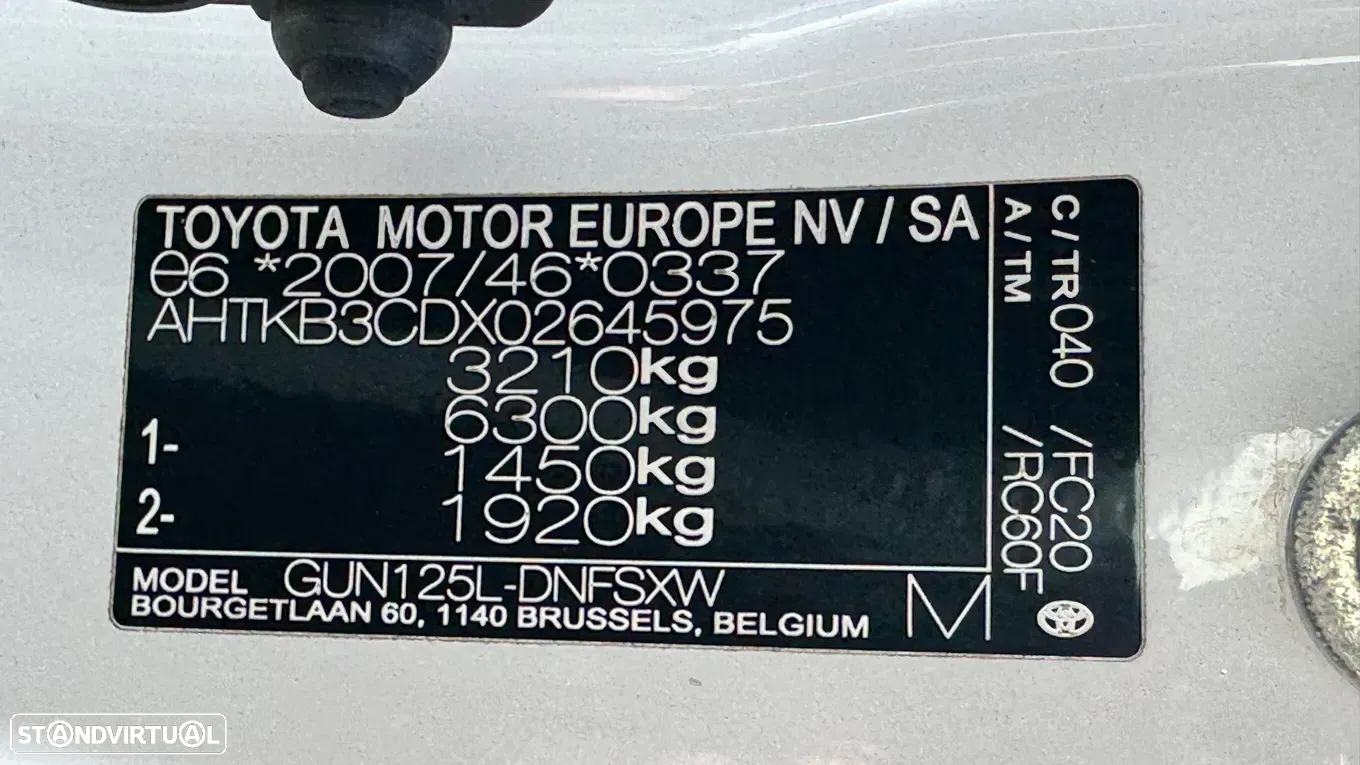 Toyota Hilux 2.4 D-4D 4WD CD CM - 36
