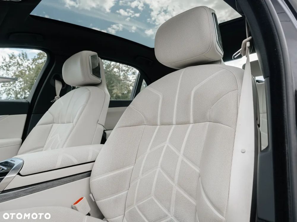 BMW Seria 7 740d xDrive - 12