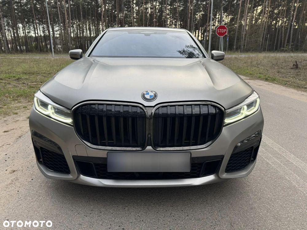 BMW Seria 7 750i xDrive - 2