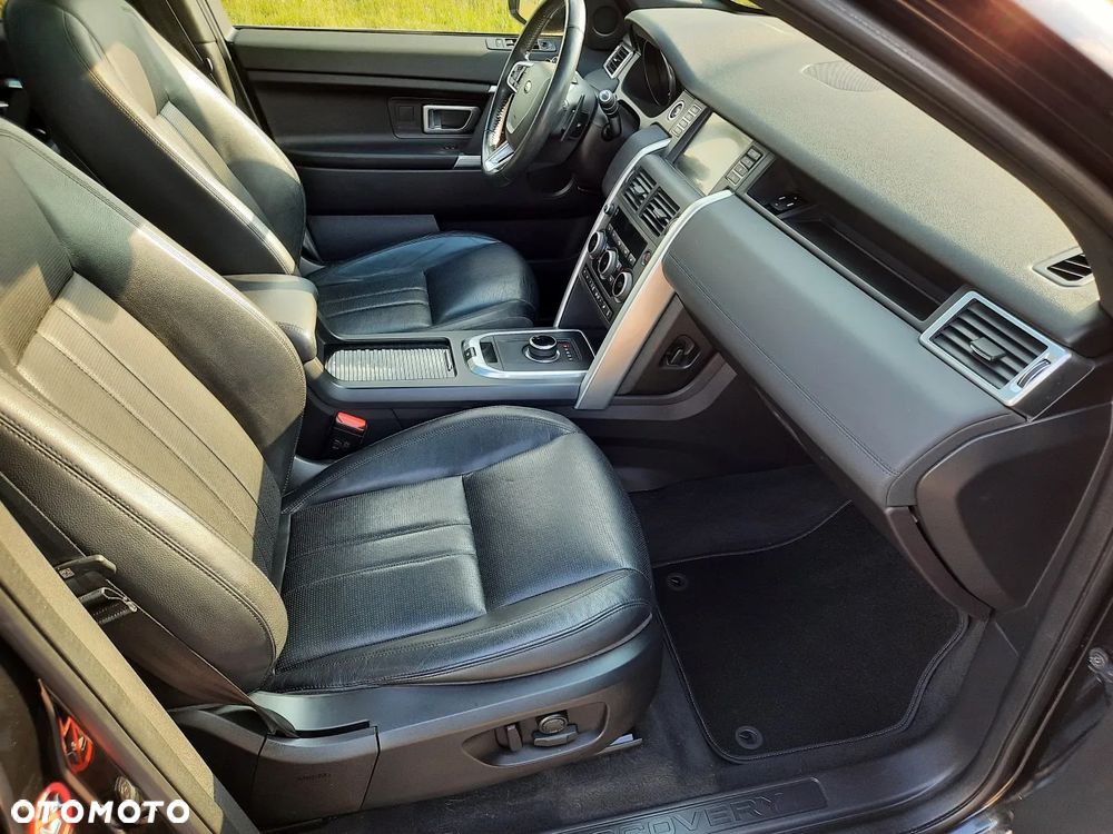 Land Rover Discovery Sport TD4 Sky View - 23