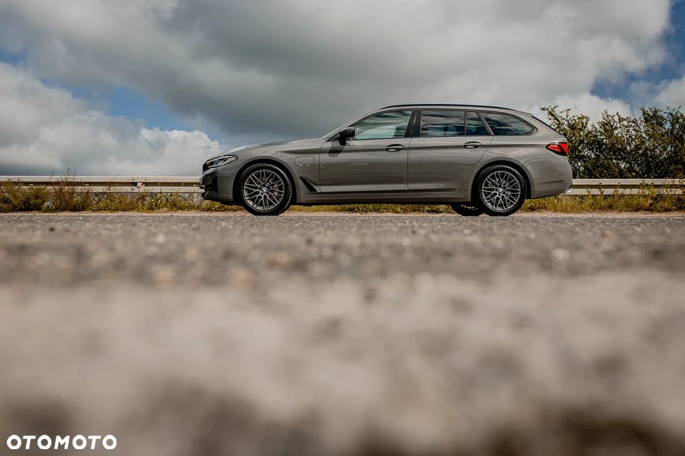 BMW Seria 5 530e - 5