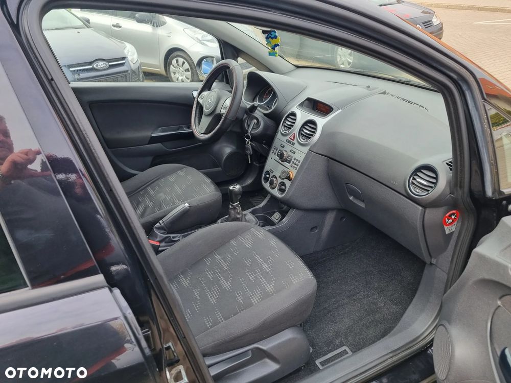 Opel Corsa 1.4 16V Satellite - 9