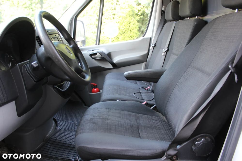 Mercedes-Benz Sprinter - 24