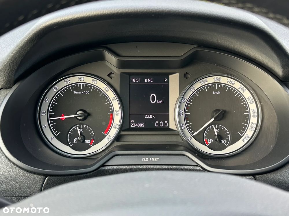 Skoda Octavia 2.0 TDI DSG Ambition - 13