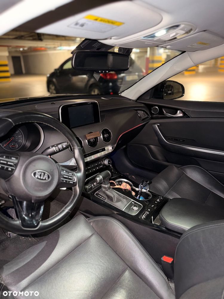 Kia Stinger - 9