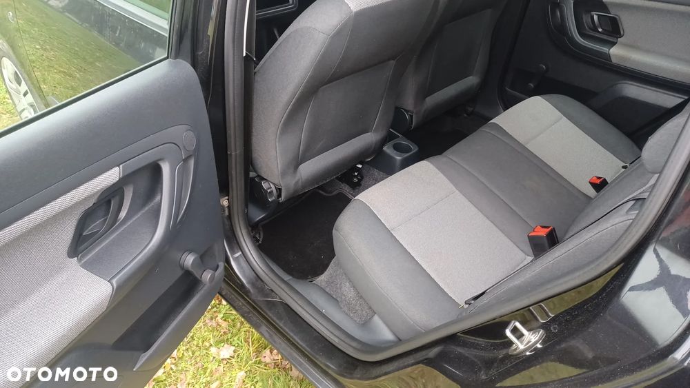 Skoda Fabia 1.2 HTP Active - 11