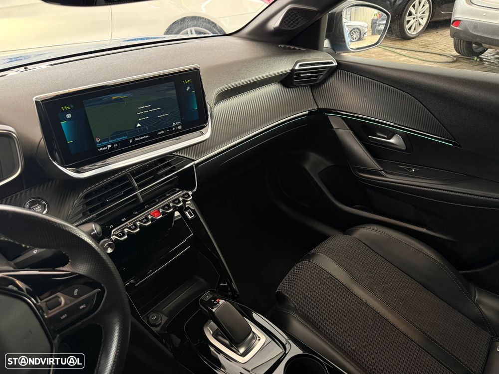 Peugeot e-208 GT - 13