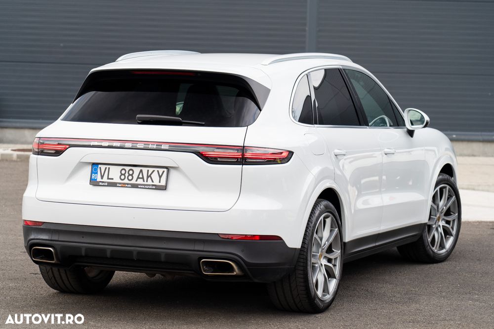 Porsche Cayenne Standard - 24
